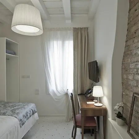 בית הארחה Chiara - 4*