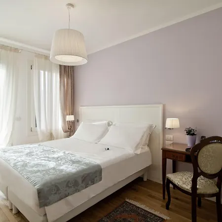 Chiara - Πανσιόν