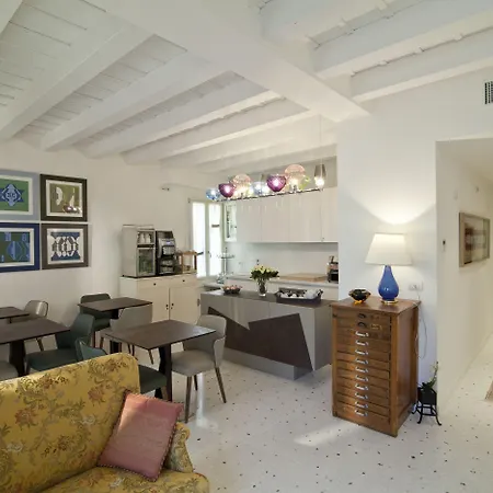 Chiara - Πανσιόν Μέστρε